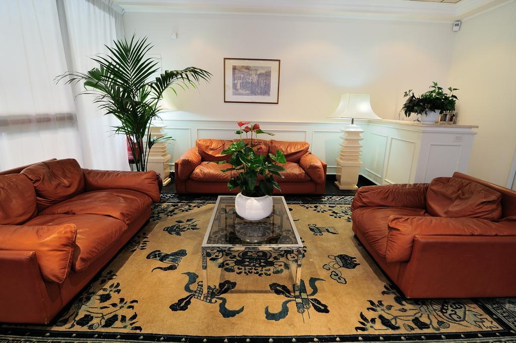 Sacconi Apartahotel
