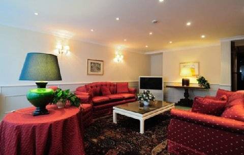 Sacconi Apartahotel